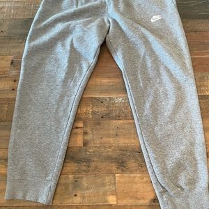 Men’s Nike Gray Cuffed Sweatpants Large